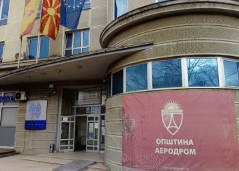 Општина Аеродром ја продолжи исплатата еднократна помош за првачиња и новороденчиња