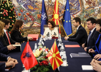 Претседателката Сиљановска-Давкова предупредува: Билатералните прашања не смеат да блокираат пат кон ЕУ