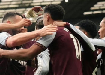 Астон Вила со гол во 95. минута го реши дербито со Арсенал