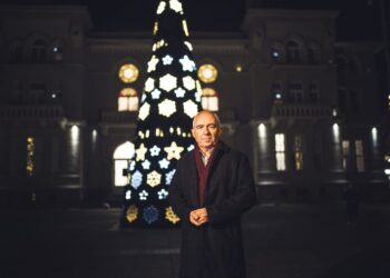 Новогодишната магија ја обои Битола: улиците и плоштадите во блесок