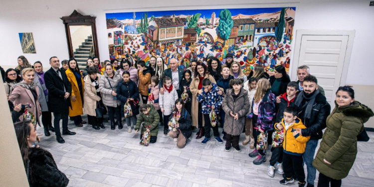 Градоначалникот Коњановски ги пречека учениците од „Кочо Рацин“ во општината