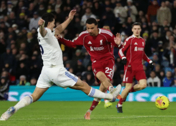 Ливерпул повторно прокоцка предност од два гола и ремизираше против Лидс