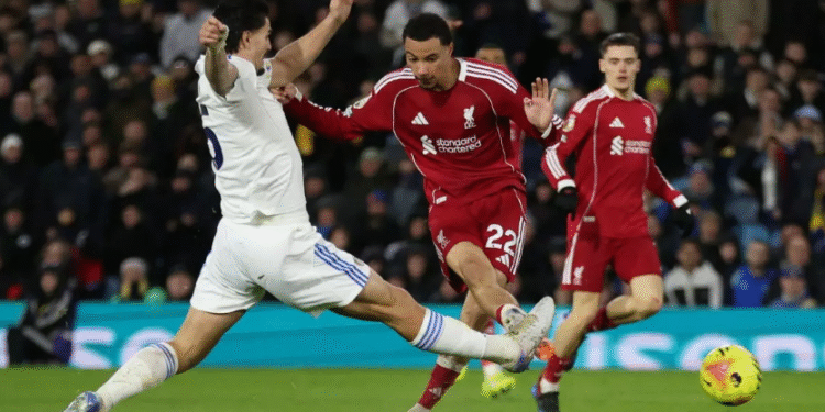 Ливерпул повторно прокоцка предност од два гола и ремизираше против Лидс