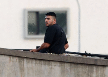 (Видео) Крвав напад во Австралија: 12 жртви и 29 повредени на плажа во Сиднеј