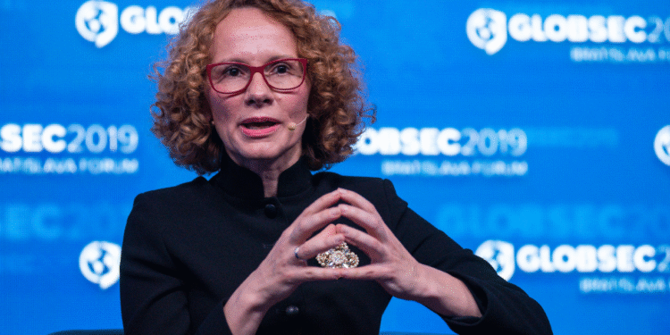 Шекеринска: Русија врши хибридно влијание врз БиХ и Балканот