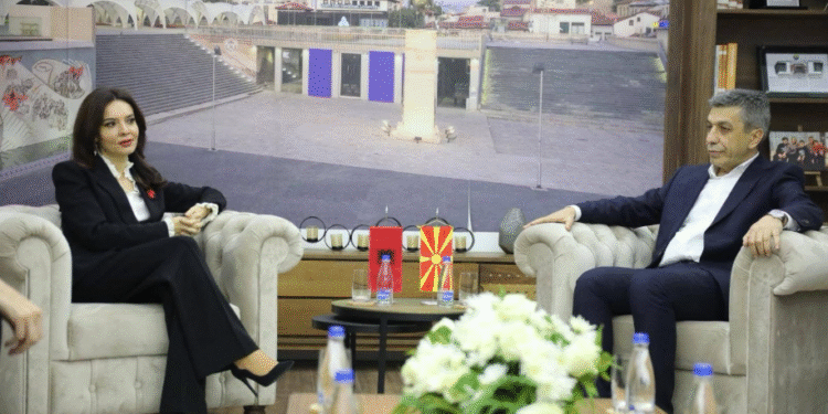 Меџити ја пречека Елиса Спиропали во Чаир – фокус на регионалната соработка