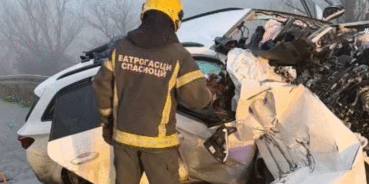 Автомобил излетал од пат кај Умчари, двајца Македонци загинаа