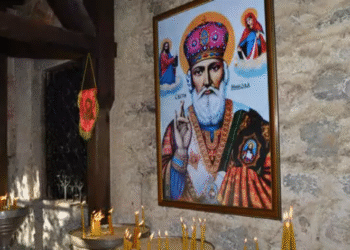 Избегнувајте да го носите ова како подарок за св. Никола: Луѓето веруваат дека вака покажувате непочитување кон домаќинот