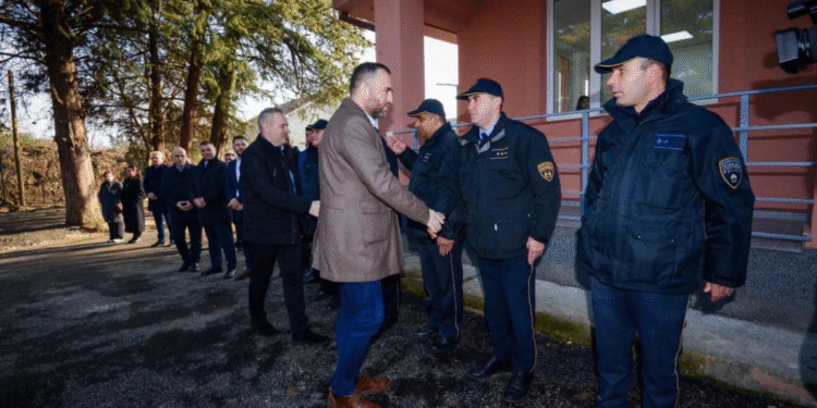 Тошковски: По 30 години работа во стар објект, пуштена во употреба новата полициска станица во Бутел