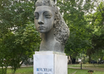 Украдена бистата на народната хероина Вера Јоциќ од парк во Центар
