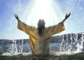 БОГ СЕ ЈАВИ: Православните верници го слават Богојавление-Водици