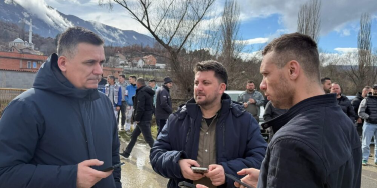 Елмази и Хоџа на терен во Сарај: Сите служби мобилизирани по поплавите во Буковиќ и Семениште