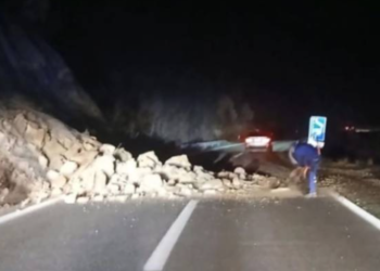 Проблеми во сообраќајот кај Битола, свлечиште го блокира патниот правец