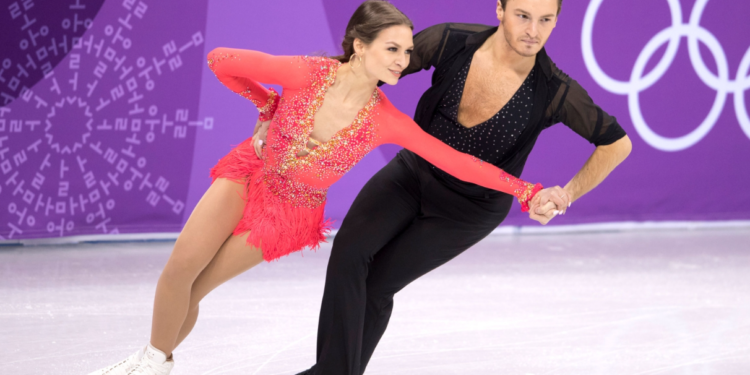 Скапиот сјај на мразот: Костимите во уметничко лизгање чинат илјадници долари