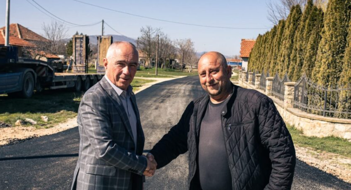 Општина Битола започна со асфалтирање на пет улици во селото Трн