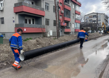 Ѓорче Петров поставува канализација од еден километар на улица во Хром