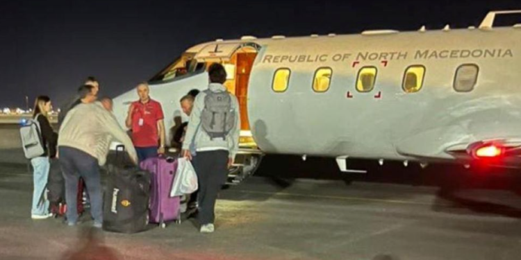 Почна операцијата за враќање на македонски граѓани од Блискиот Исток