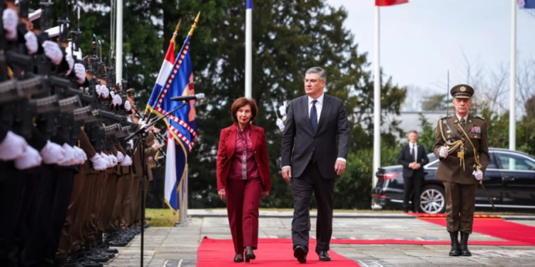 Сиљановска-Давкова: Билатералните прашања не смеат да бидат пречка