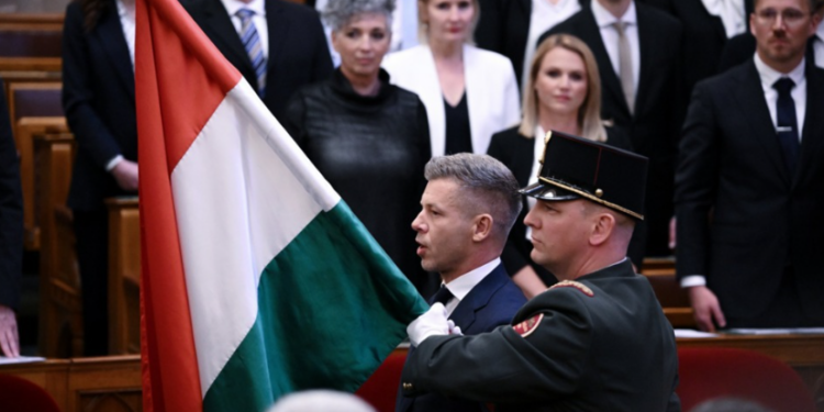 Унгарската влада планира големи заштеди преку кратење на политичките привилегии