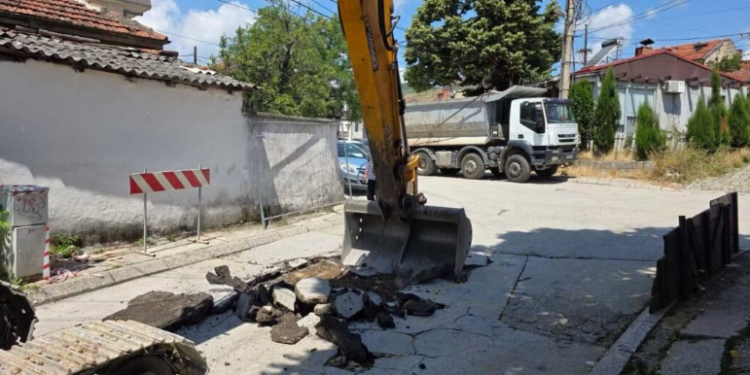 Почна реконструкцијата на улицата „Дебарска“ во Битола, по 30 години чекање
