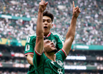 Мексико славеше со 2-0 на отворањето на Светското првенство