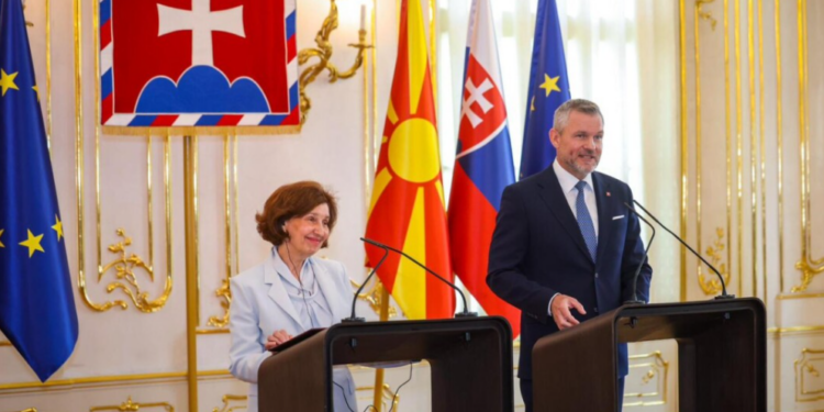Македонија бара фер третман од ЕУ, порача Сиљановска-Давкова во Словачка
