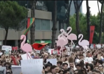 „Фламинго револуција“ не запира: Демонстрантите бараат оставка од Рама