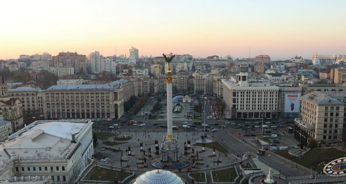 Киев трет ден на нозе, расте незадоволството од воениот врв