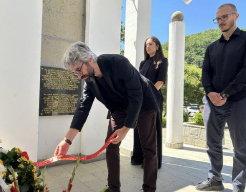 Апасиев и делегација на Левица оддадоа почит на местото на Првото заседание на АСНОМ